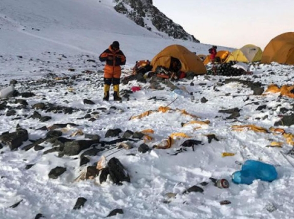 Read more about the article Nepal Akhiri Deposit Sampah Everest, Ganti dengan Biaya Kebersihan Permanen