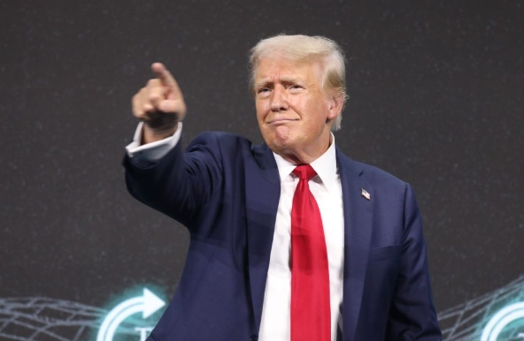 You are currently viewing Donald Trump: Iran Akan Lenyap Jika Saya Dibunuh