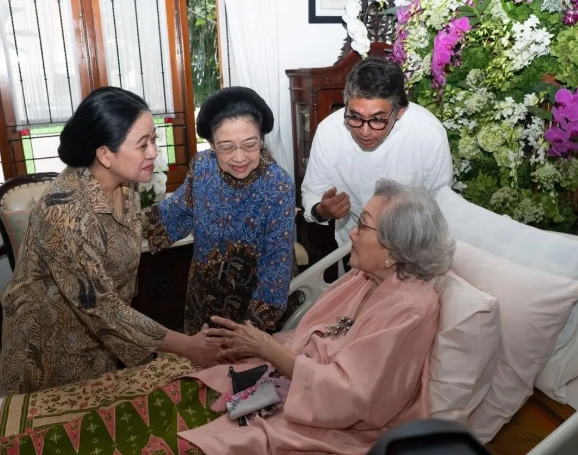 You are currently viewing Apa Itu Bintang Bhayangkara Pratama? Tanda Kehormatan Negara untuk Meriyati Hoegeng