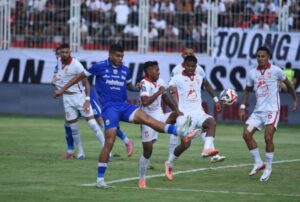 Read more about the article Persib Bandung Tundukkan Malut United, Pangeran Biru Masih Kokoh di Puncak BRI Super League